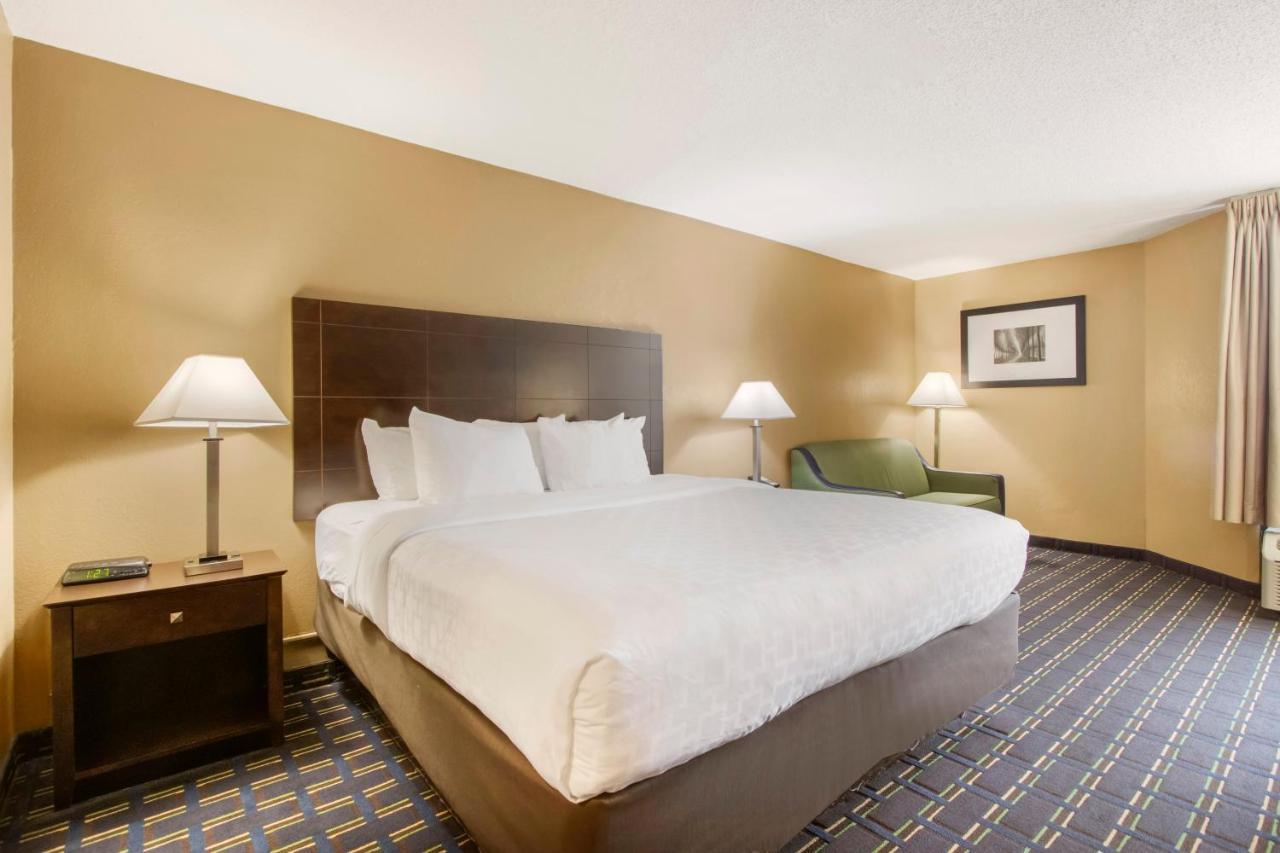 Clarion Inn Asheville Airport Флетчер Екстер'єр фото