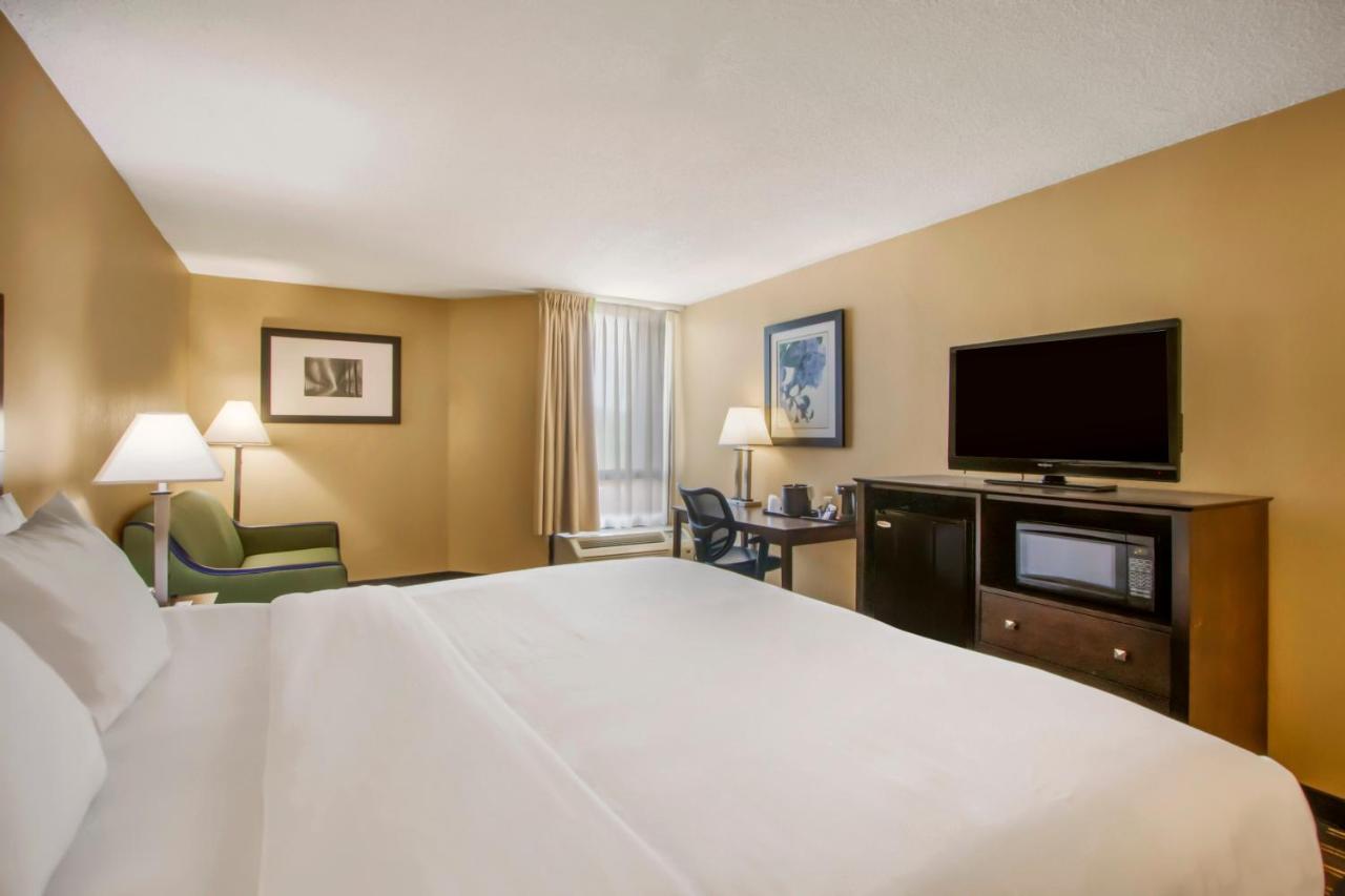 Clarion Inn Asheville Airport Флетчер Екстер'єр фото