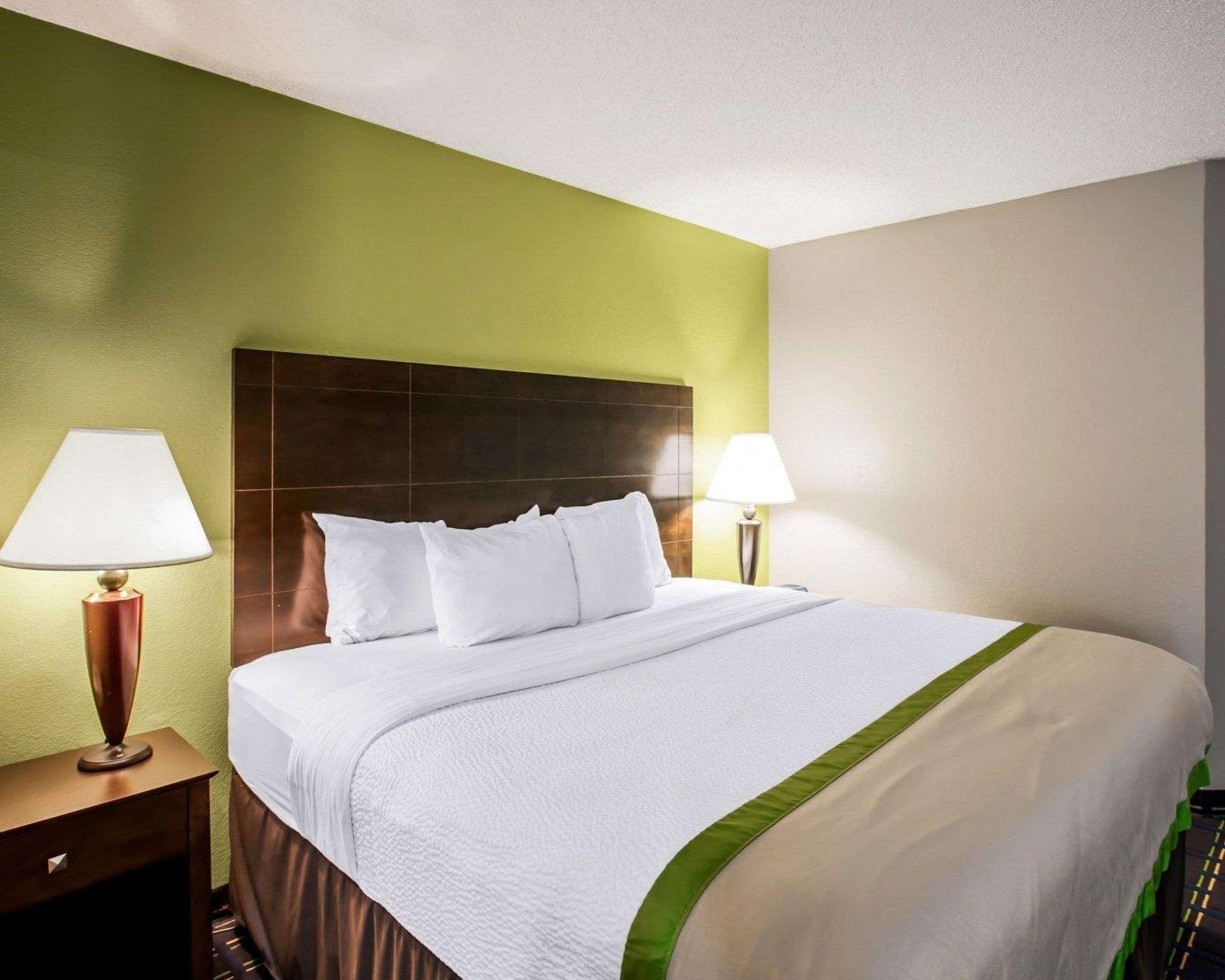 Clarion Inn Asheville Airport Флетчер Екстер'єр фото