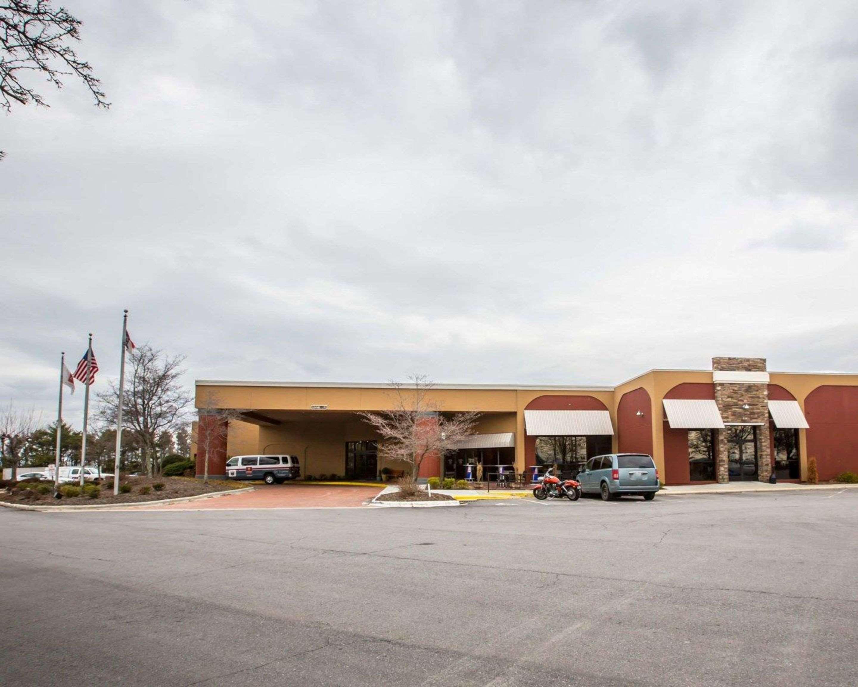 Clarion Inn Asheville Airport Флетчер Екстер'єр фото