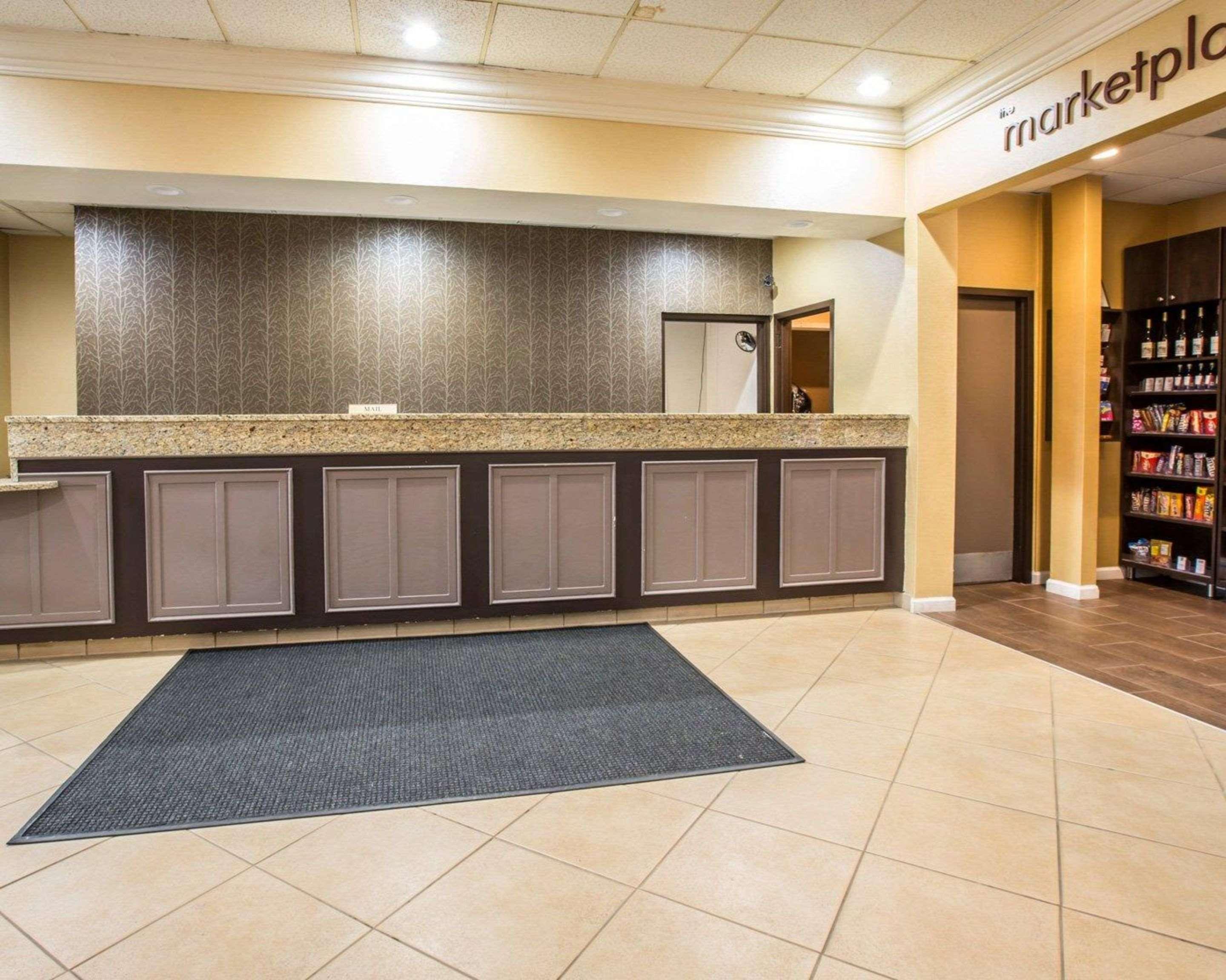 Clarion Inn Asheville Airport Флетчер Екстер'єр фото