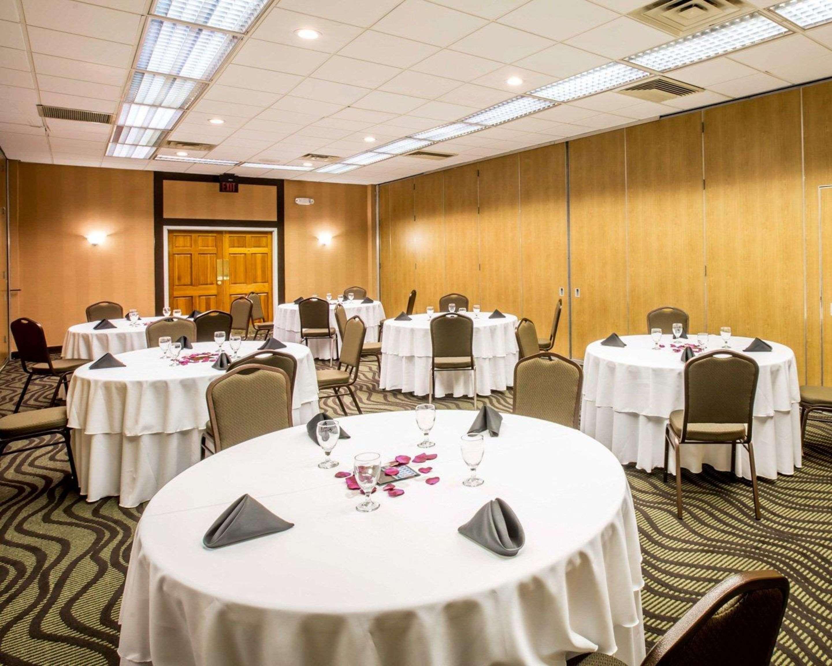 Clarion Inn Asheville Airport Флетчер Екстер'єр фото