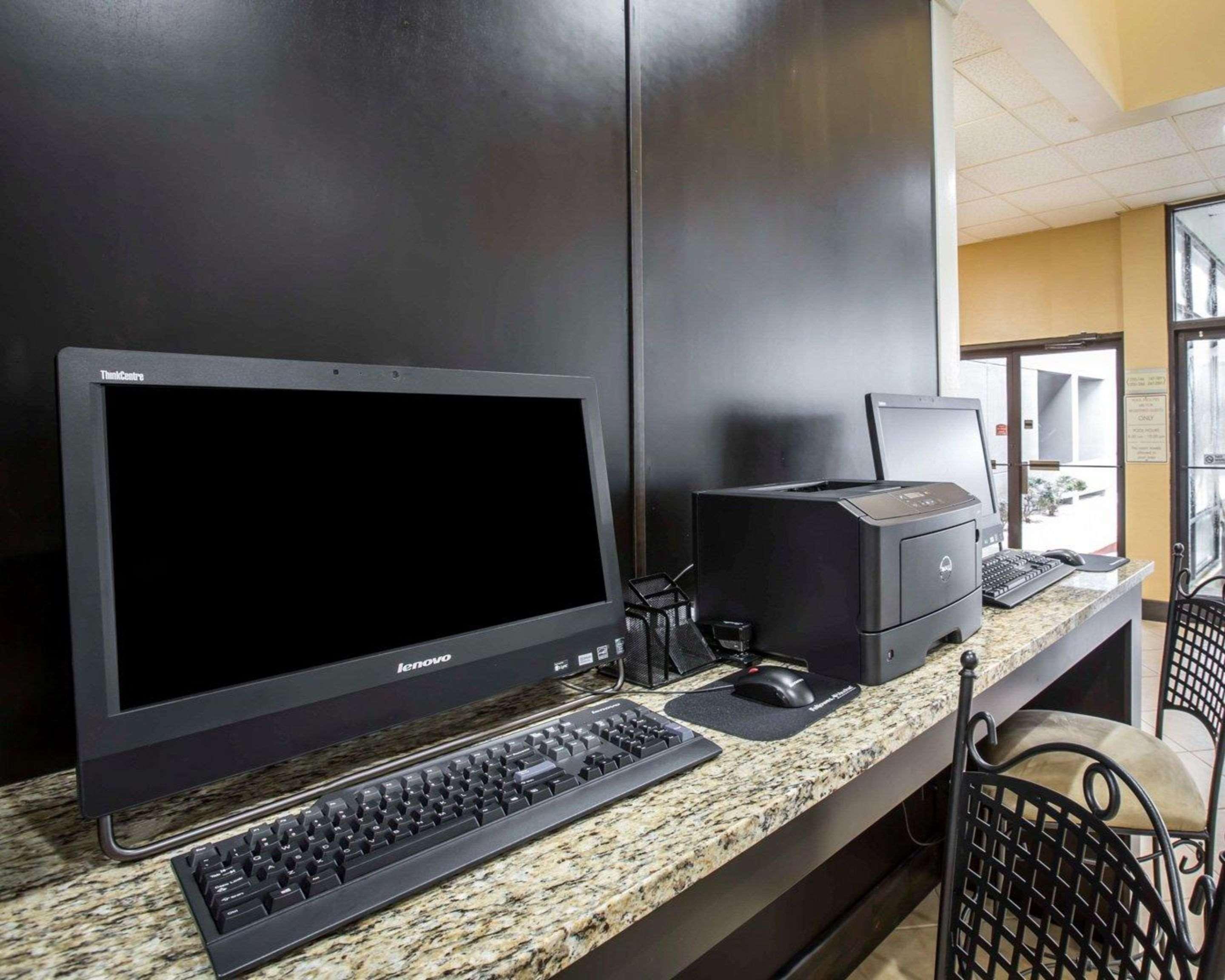 Clarion Inn Asheville Airport Флетчер Екстер'єр фото