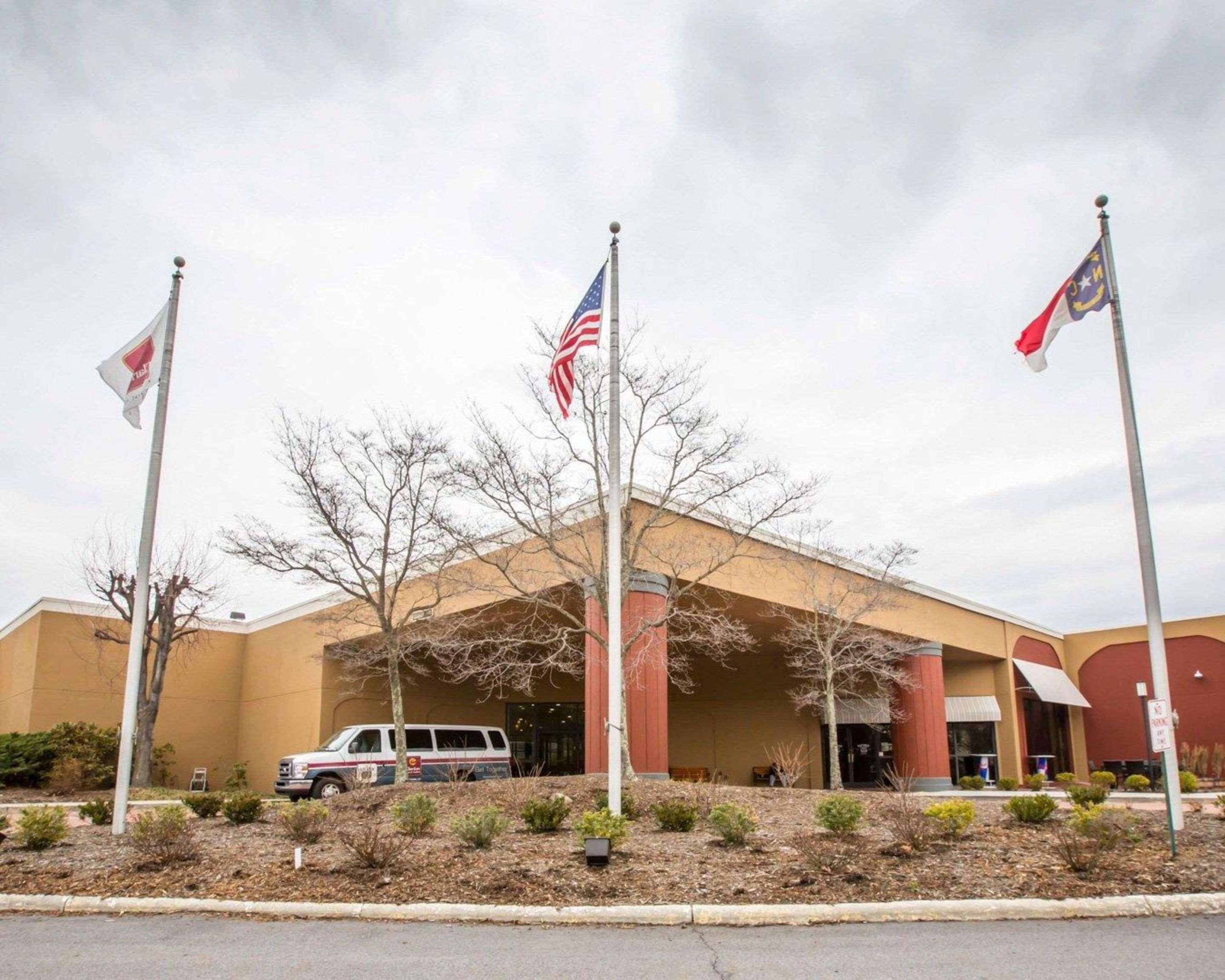 Clarion Inn Asheville Airport Флетчер Екстер'єр фото