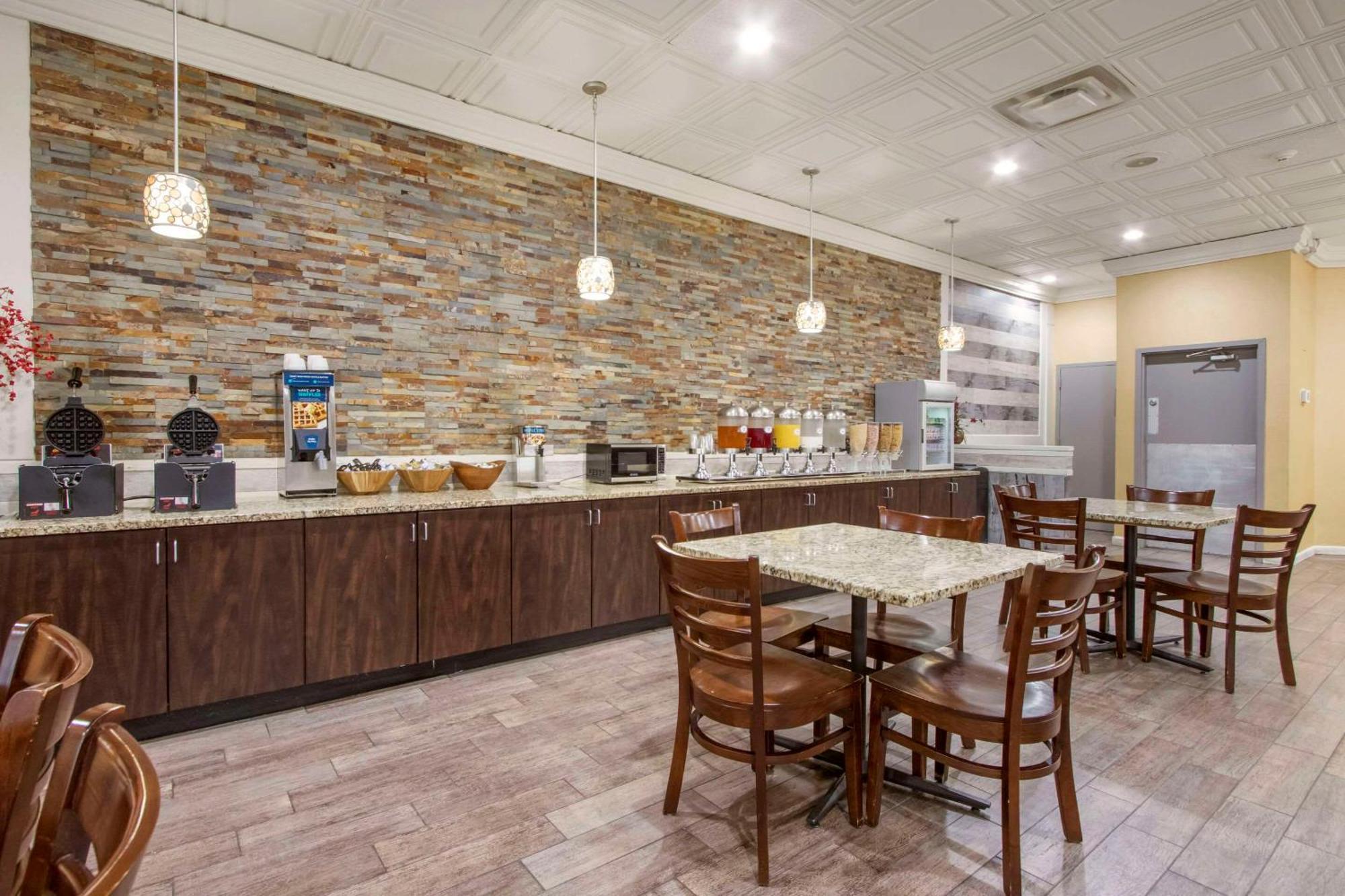 Clarion Inn Asheville Airport Флетчер Екстер'єр фото