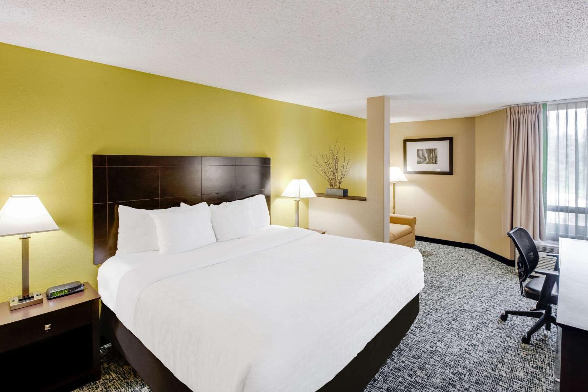 Clarion Inn Asheville Airport Флетчер Екстер'єр фото