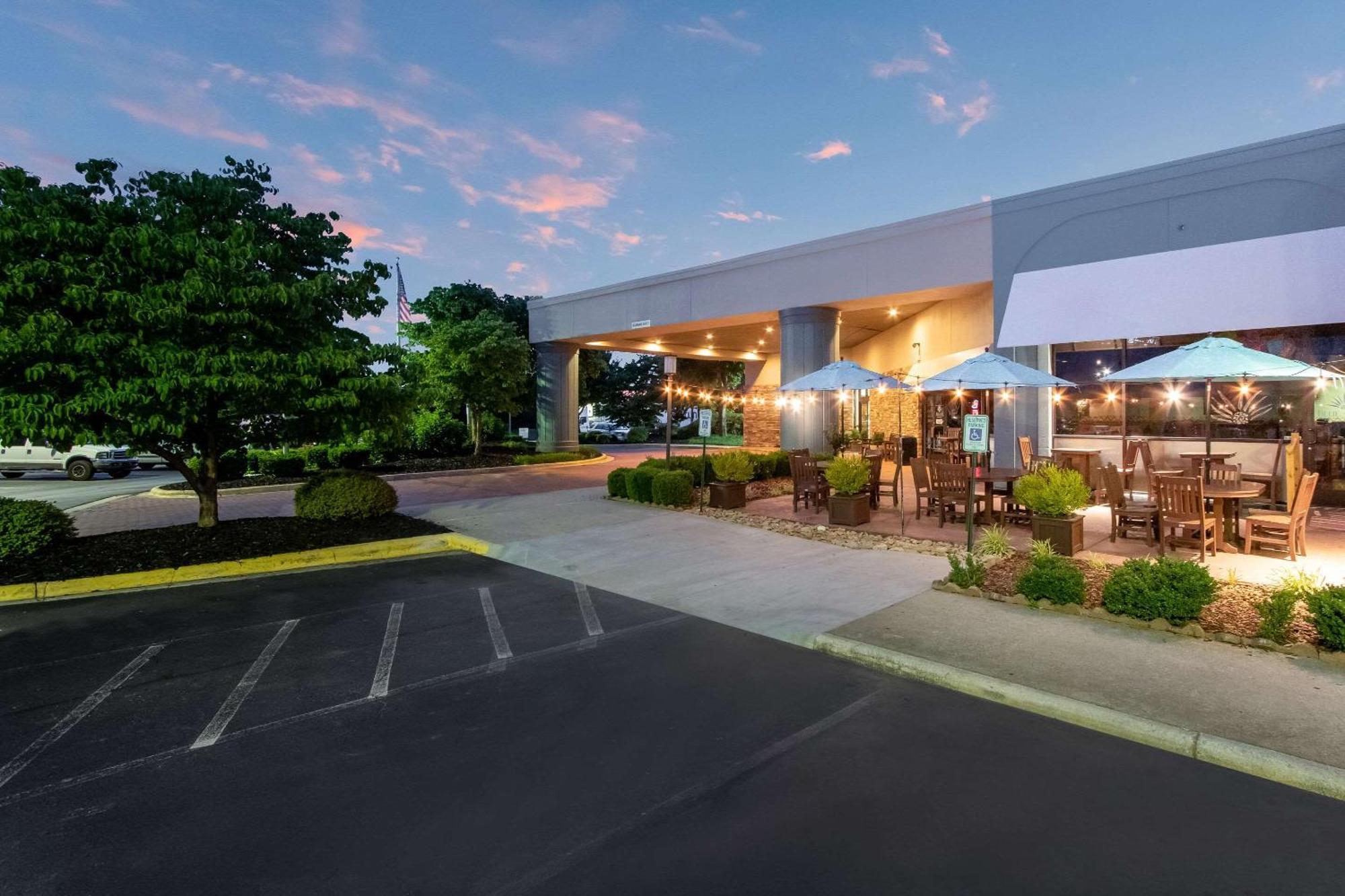 Clarion Inn Asheville Airport Флетчер Екстер'єр фото