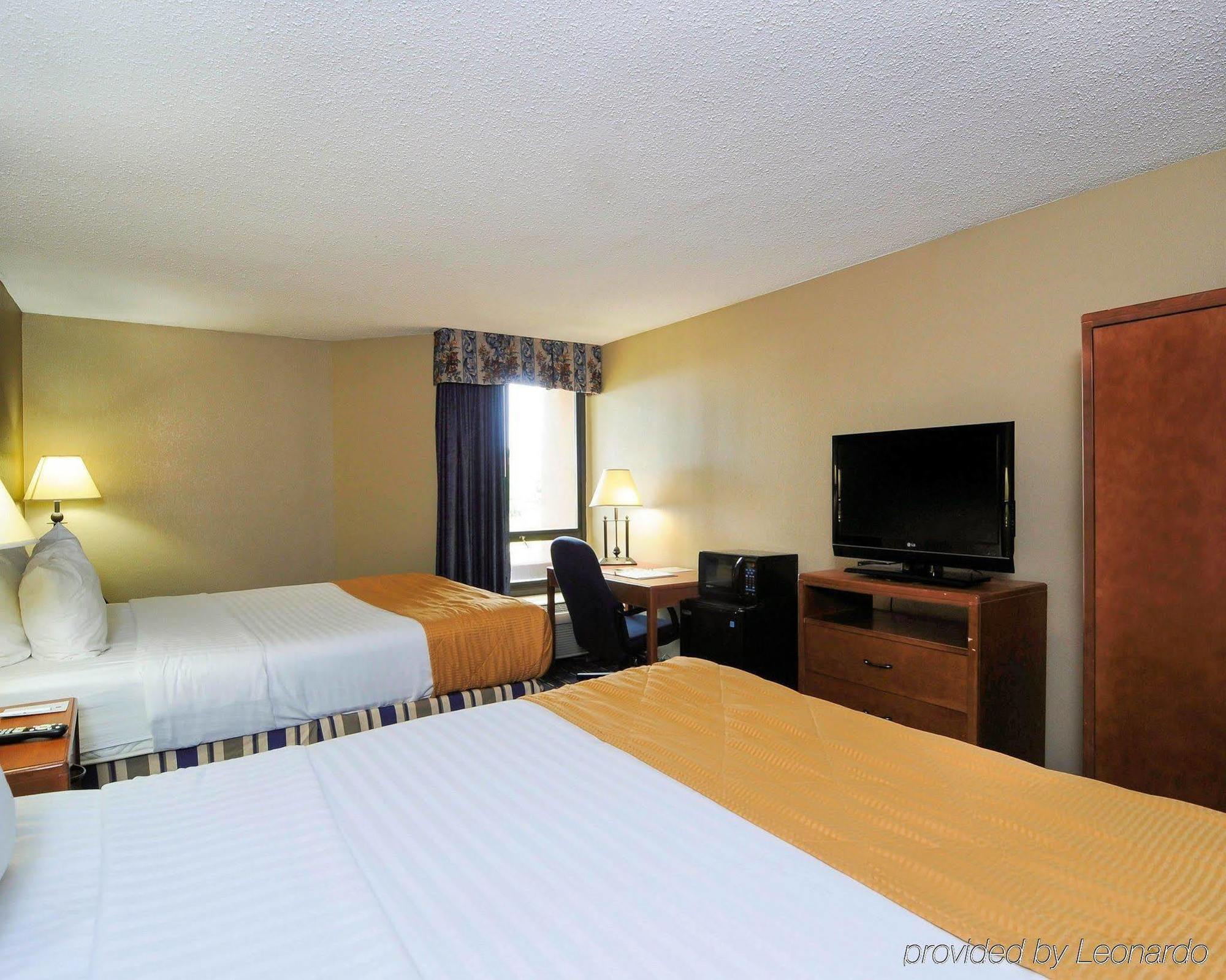 Clarion Inn Asheville Airport Флетчер Екстер'єр фото