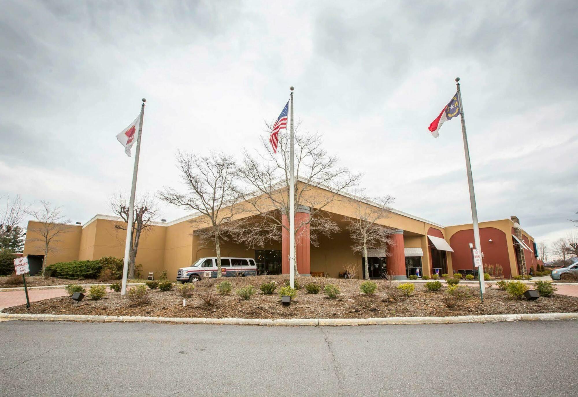 Clarion Inn Asheville Airport Флетчер Екстер'єр фото